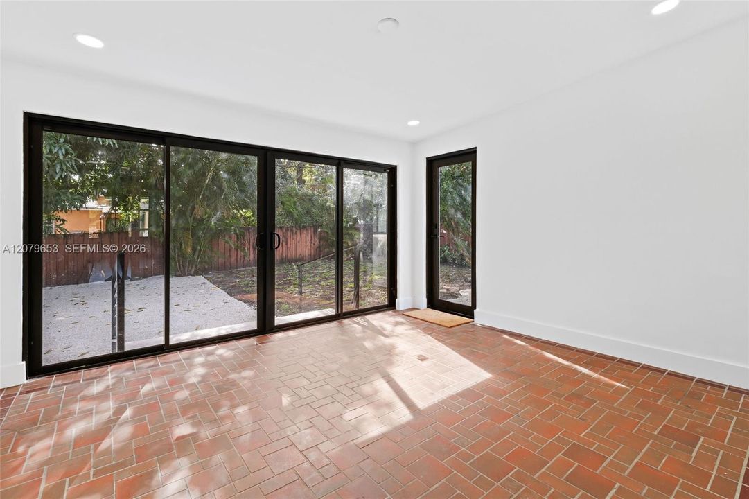 For Rent: $6,500 (3 beds, 3 baths, 1707 Square Feet)