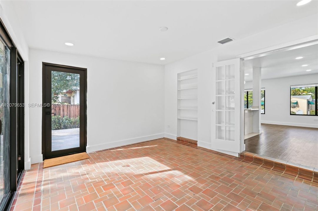 For Rent: $6,500 (3 beds, 3 baths, 1707 Square Feet)