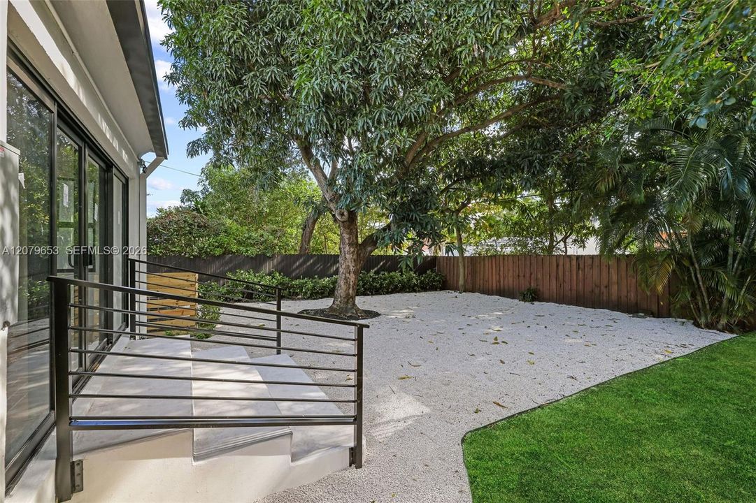 For Rent: $6,500 (3 beds, 3 baths, 1707 Square Feet)