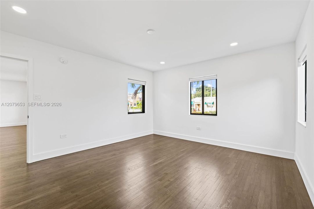 For Rent: $6,500 (3 beds, 3 baths, 1707 Square Feet)
