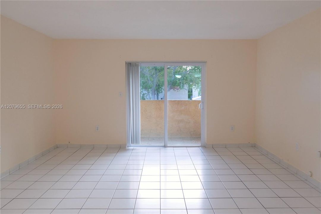 出租: $2,350 (2 贝兹, 2 浴室, 1050 平方英尺)