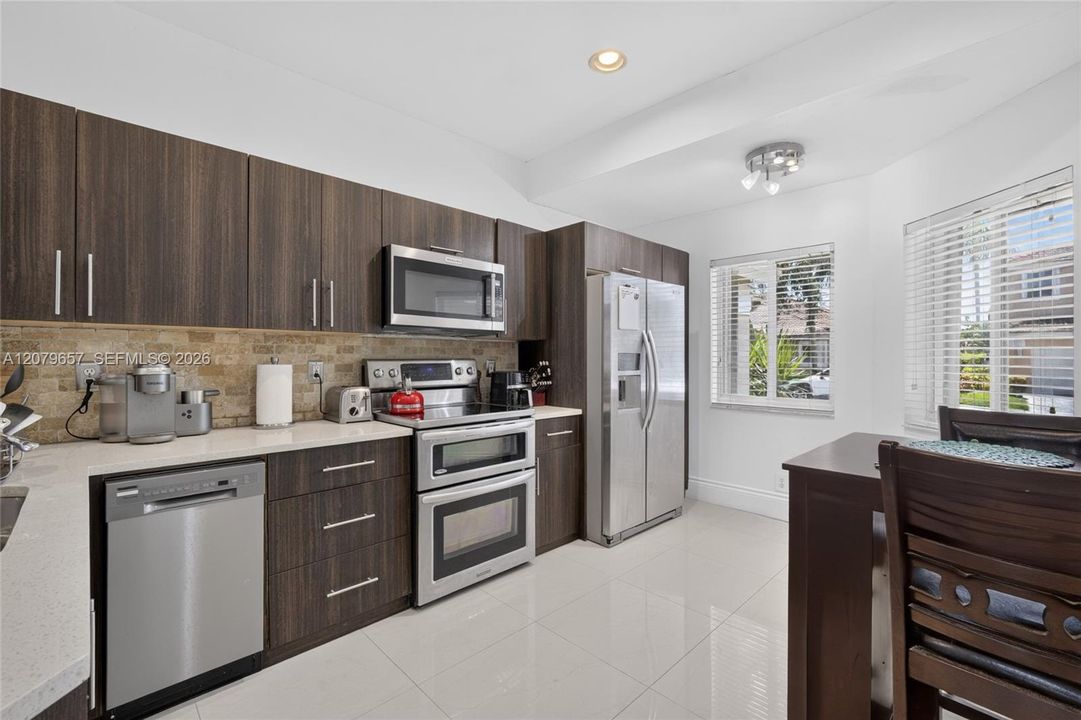 На продажу: $499,000 (3 спален, 2 ванн, 1593 Квадратных фут)
