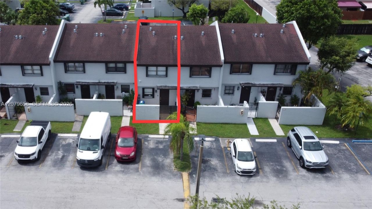 На продажу: $389,900 (2 спален, 1 ванн, 980 Квадратных фут)