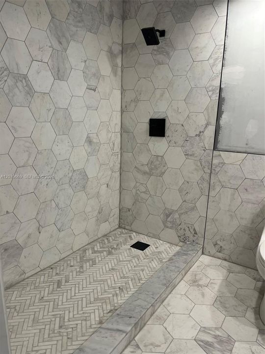 For Rent: $2,200 (3 beds, 1 baths, 1846 Square Feet)