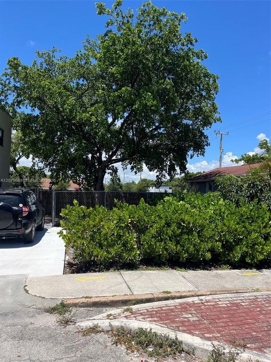 For Rent: $2,200 (3 beds, 1 baths, 1846 Square Feet)