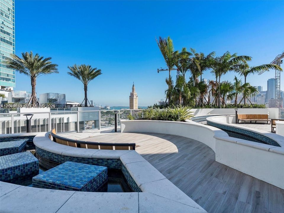 For Rent: $8,000 (2 beds, 3 baths, 1753 Square Feet)