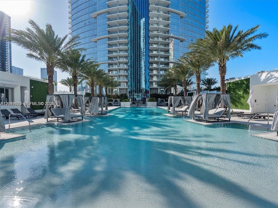 For Rent: $8,000 (2 beds, 3 baths, 1753 Square Feet)