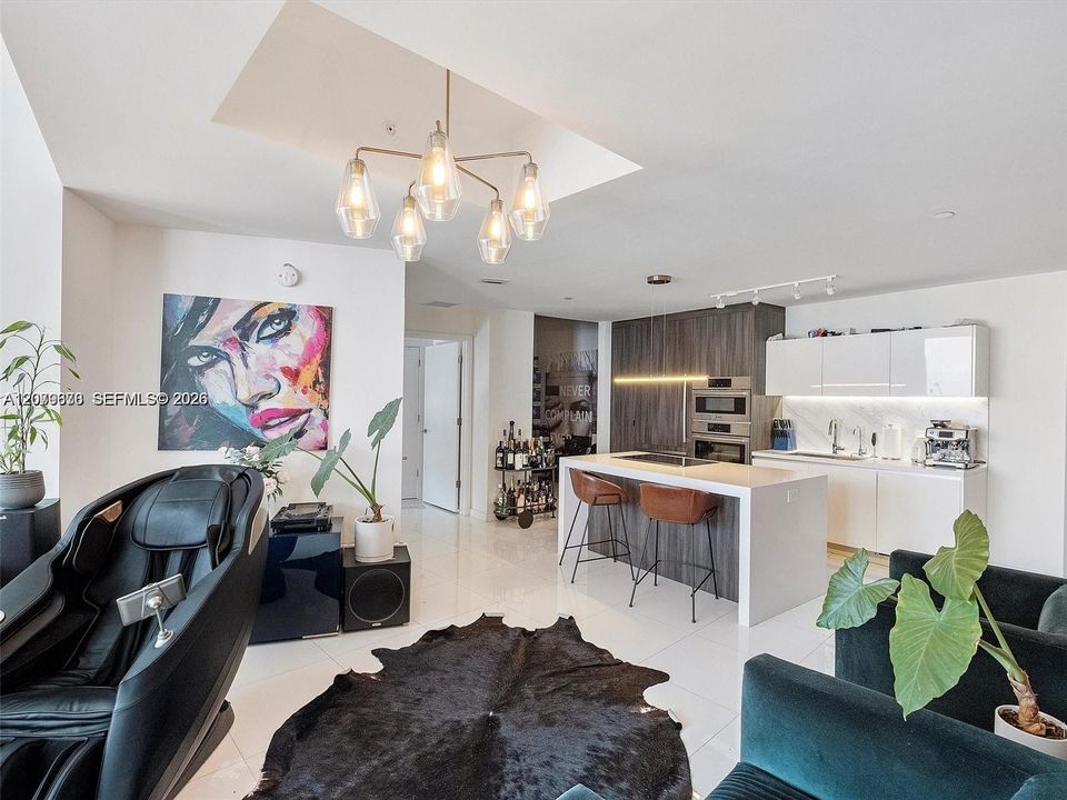 For Rent: $8,000 (2 beds, 3 baths, 1753 Square Feet)