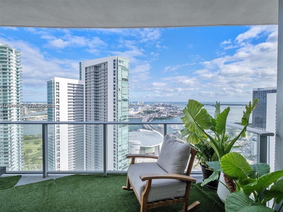 For Rent: $8,000 (2 beds, 3 baths, 1753 Square Feet)