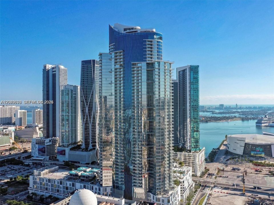 For Rent: $8,000 (2 beds, 3 baths, 1753 Square Feet)