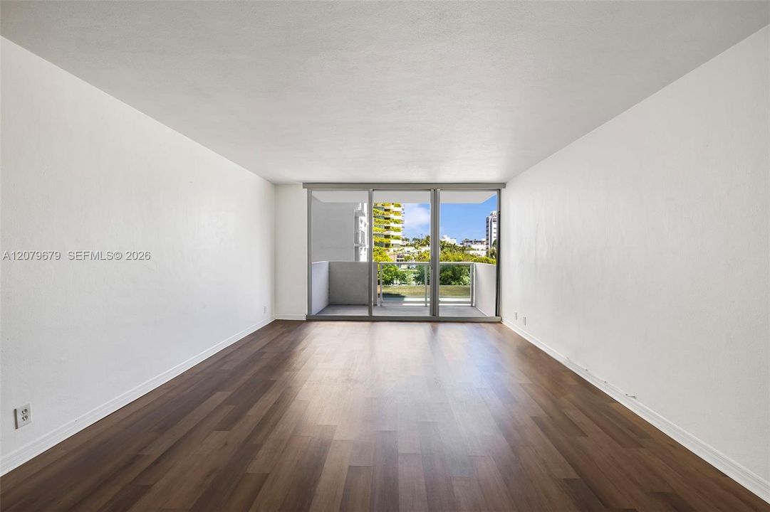 For Rent: $2,950 (1 beds, 1 baths, 837 Square Feet)