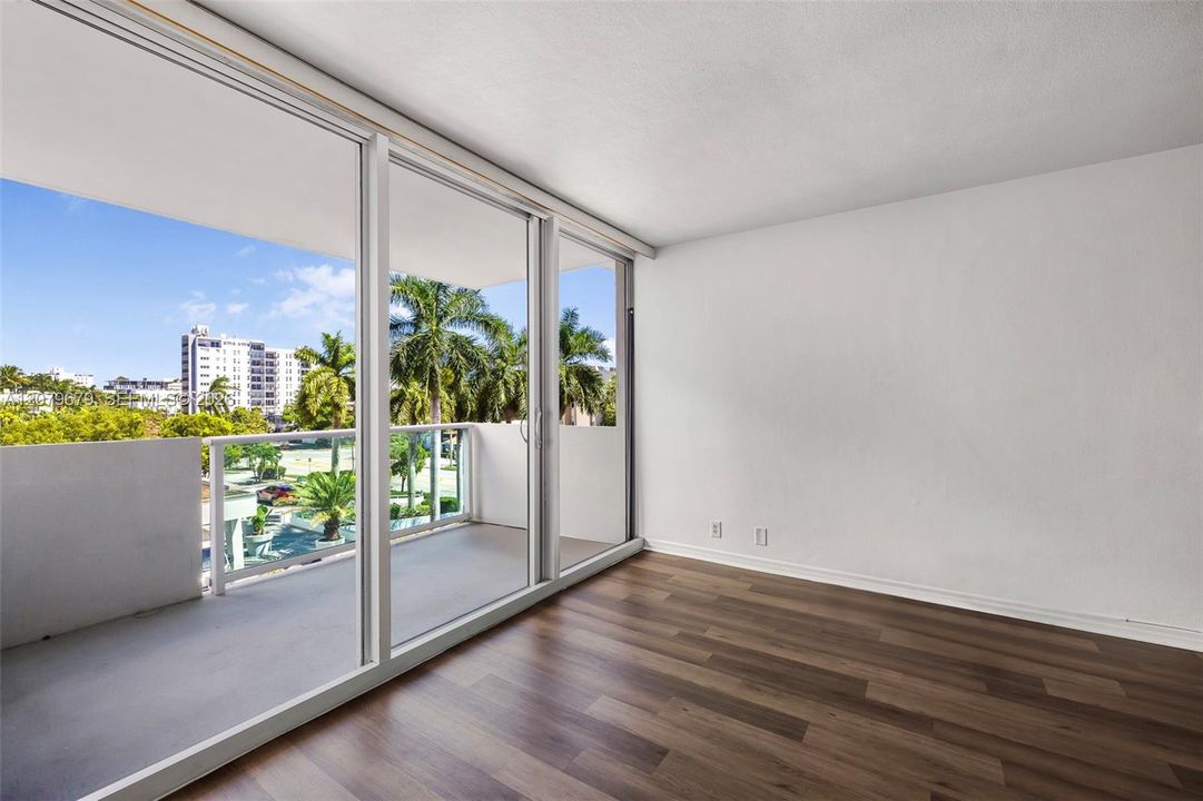 For Rent: $2,950 (1 beds, 1 baths, 837 Square Feet)