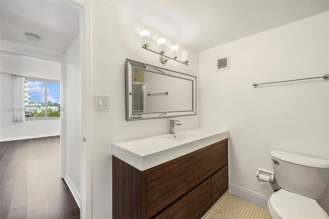 For Rent: $2,950 (1 beds, 1 baths, 837 Square Feet)