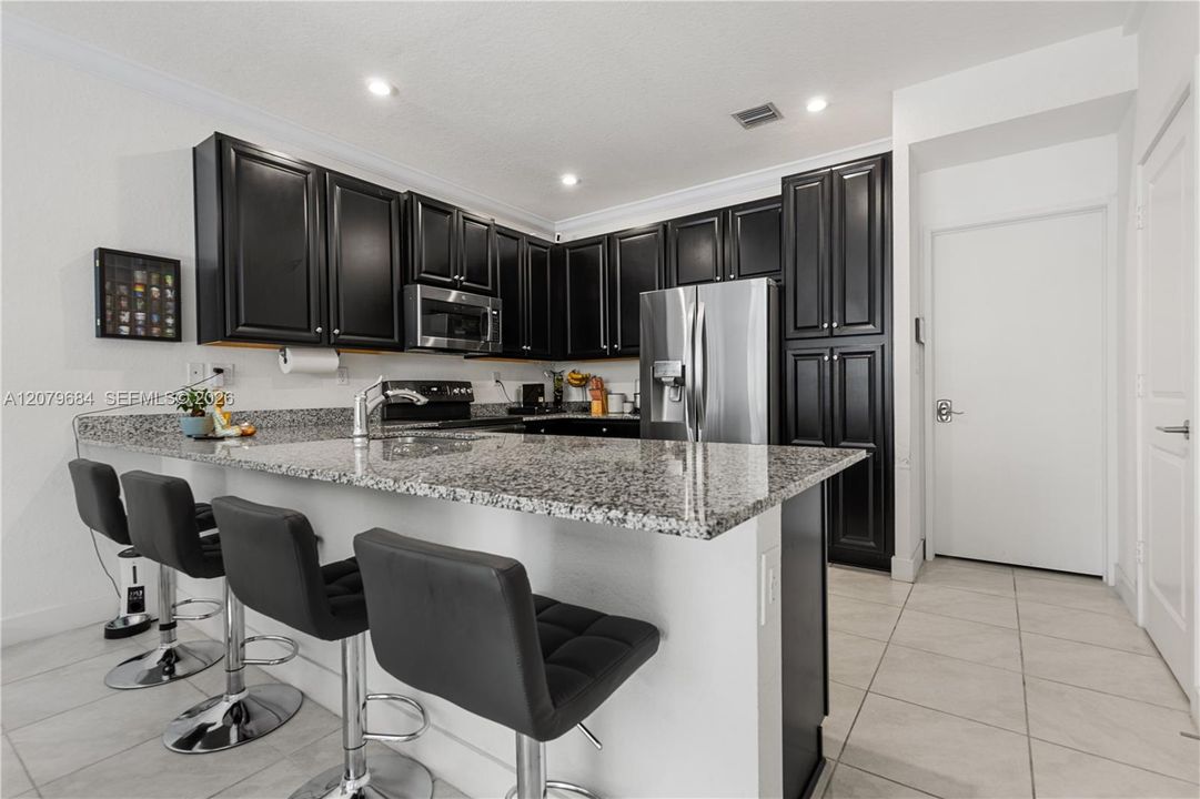 В аренду: $3,200 (4 спален, 2 ванн, 1530 Квадратных фут)