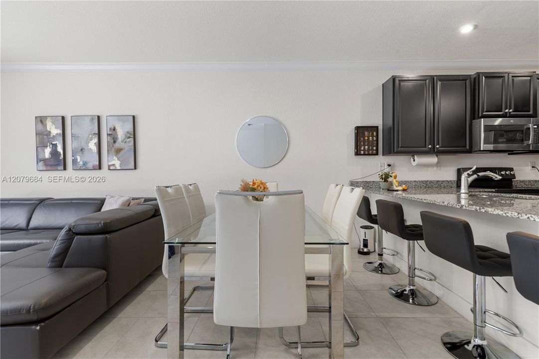 В аренду: $3,200 (4 спален, 2 ванн, 1530 Квадратных фут)