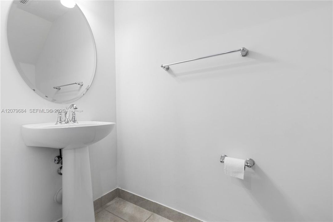 В аренду: $3,200 (4 спален, 2 ванн, 1530 Квадратных фут)
