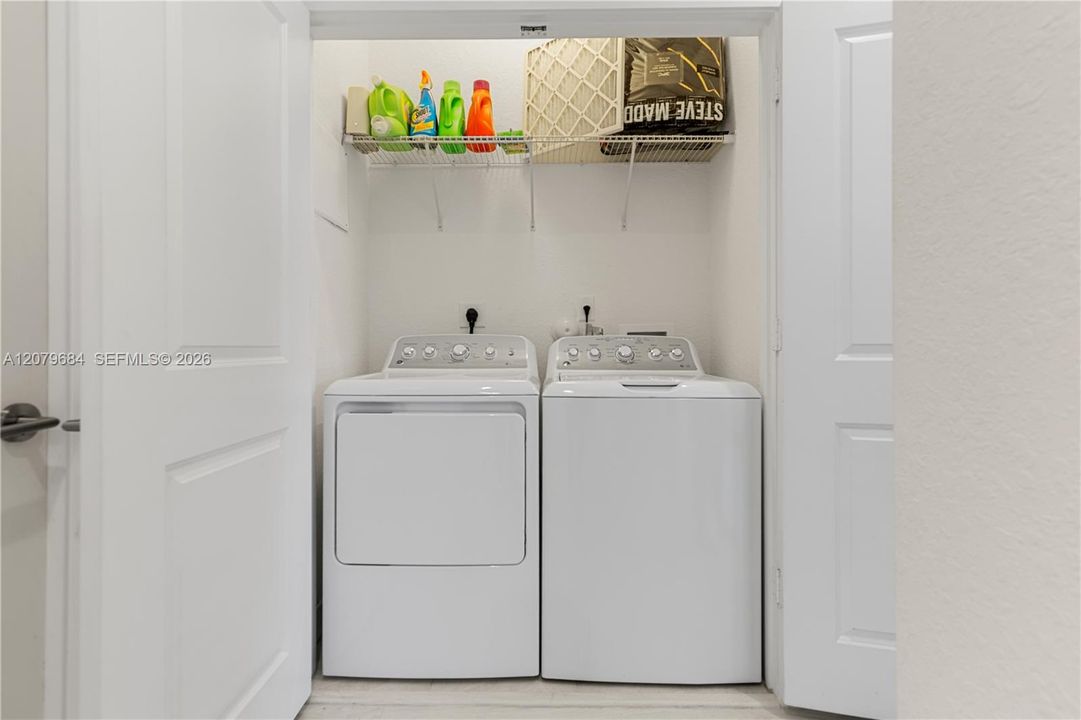 В аренду: $3,200 (4 спален, 2 ванн, 1530 Квадратных фут)