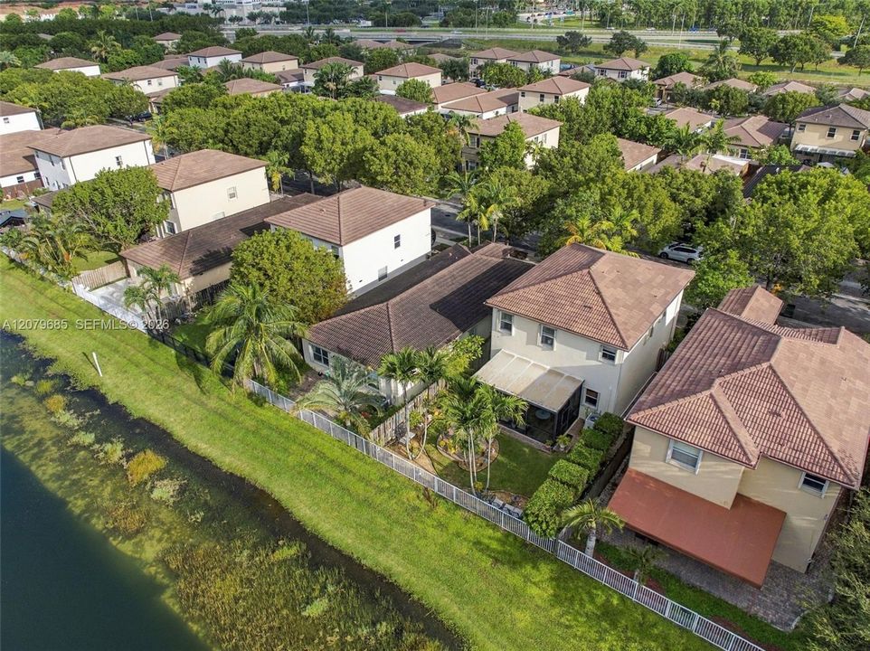 En Venta: $530,000 (4 camas, 2 baños, 2007 Pies cuadrados)