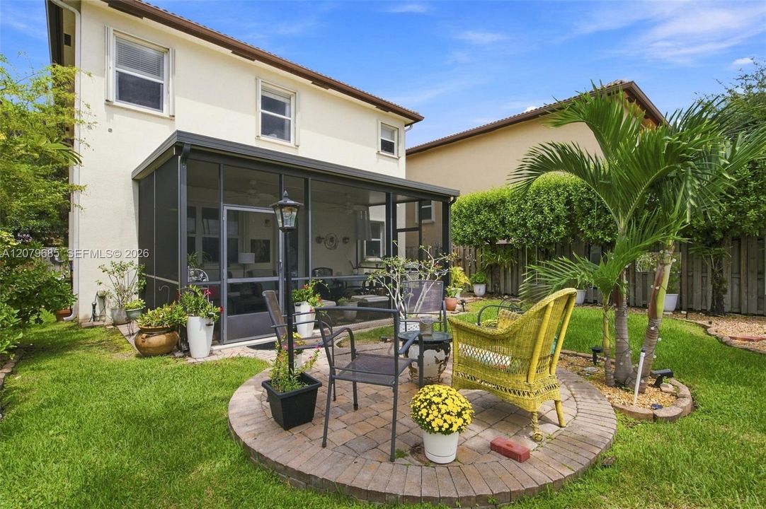 En Venta: $530,000 (4 camas, 2 baños, 2007 Pies cuadrados)