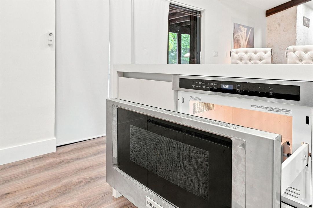Microwave and Lift Cabinet