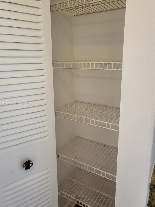 На продажу: $224,000 (1 спален, 1 ванн, 1000 Квадратных фут)