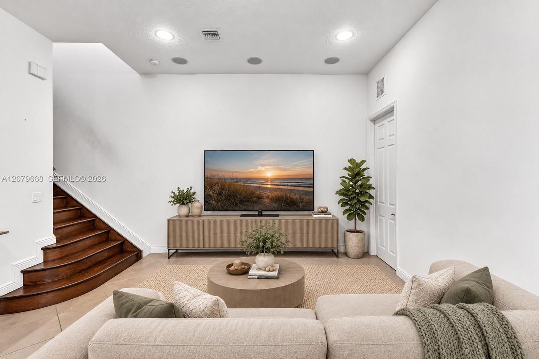 For Sale: $850,000 (4 beds, 2 baths, 2084 Square Feet)