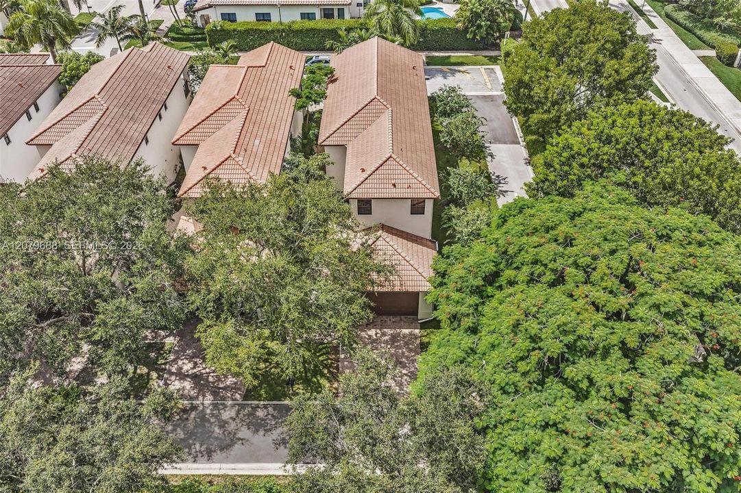 For Sale: $850,000 (4 beds, 2 baths, 2084 Square Feet)
