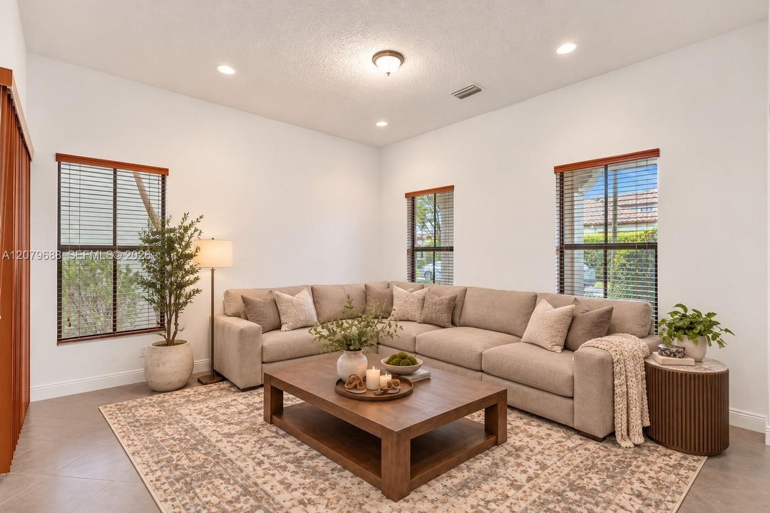 For Sale: $850,000 (4 beds, 2 baths, 2084 Square Feet)