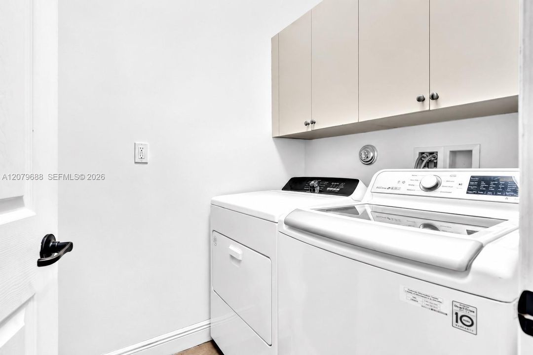 For Sale: $850,000 (4 beds, 2 baths, 2084 Square Feet)