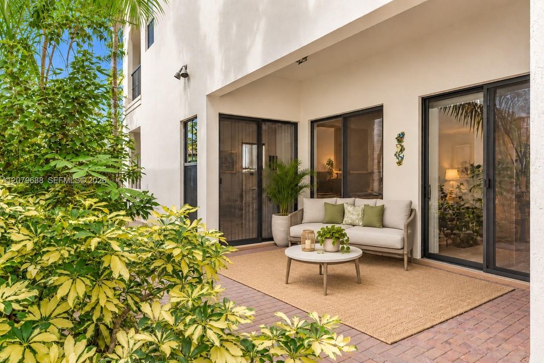 For Sale: $850,000 (4 beds, 2 baths, 2084 Square Feet)