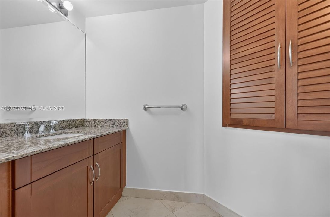 For Sale: $390,000 (2 beds, 2 baths, 1164 Square Feet)