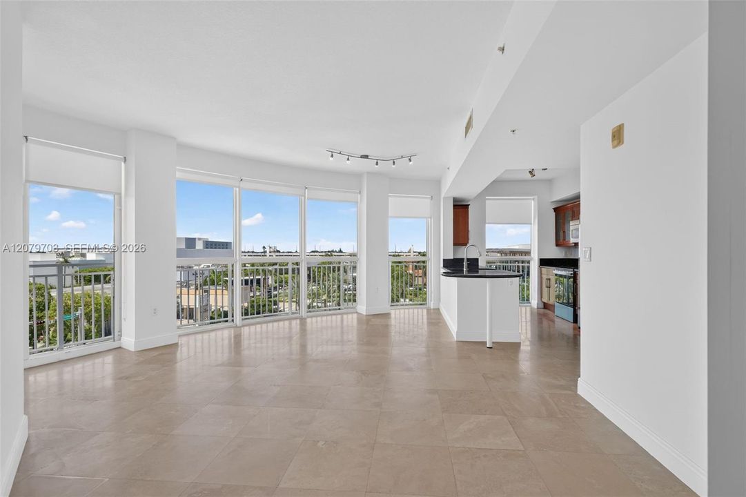 For Sale: $390,000 (2 beds, 2 baths, 1164 Square Feet)
