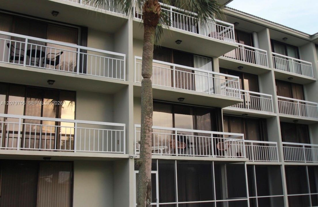 For Sale: $179,000 (2 beds, 2 baths, 1385 Square Feet)