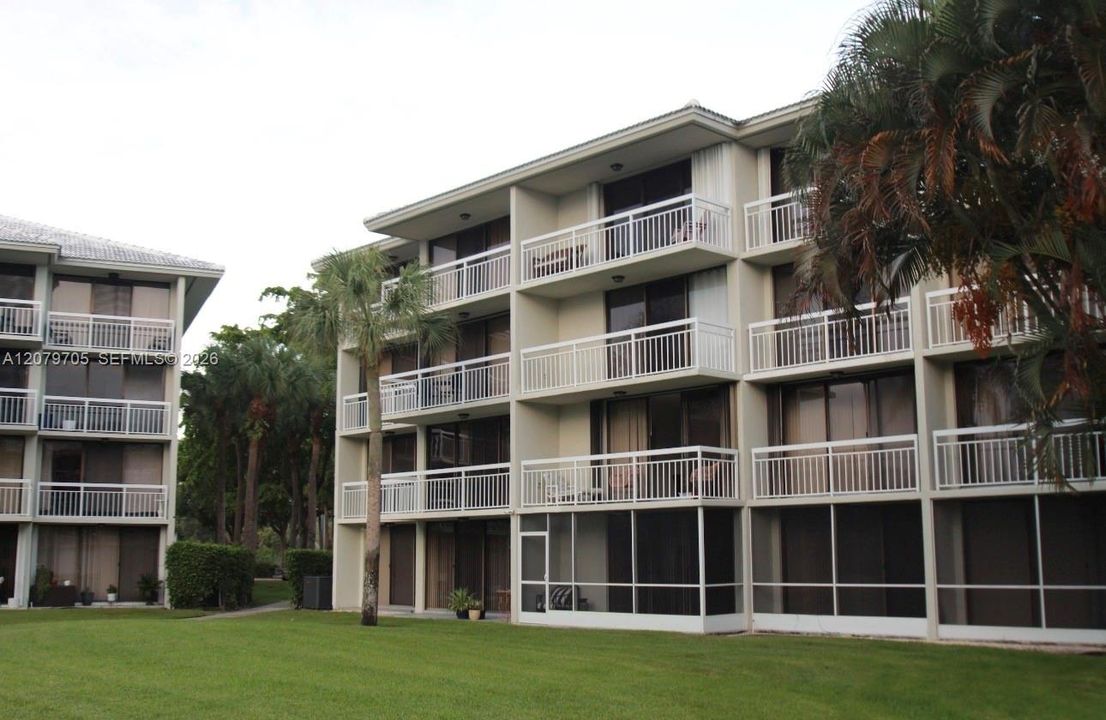 For Sale: $179,000 (2 beds, 2 baths, 1385 Square Feet)