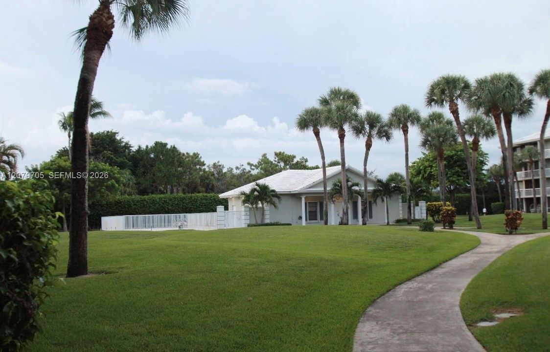 For Sale: $179,000 (2 beds, 2 baths, 1385 Square Feet)