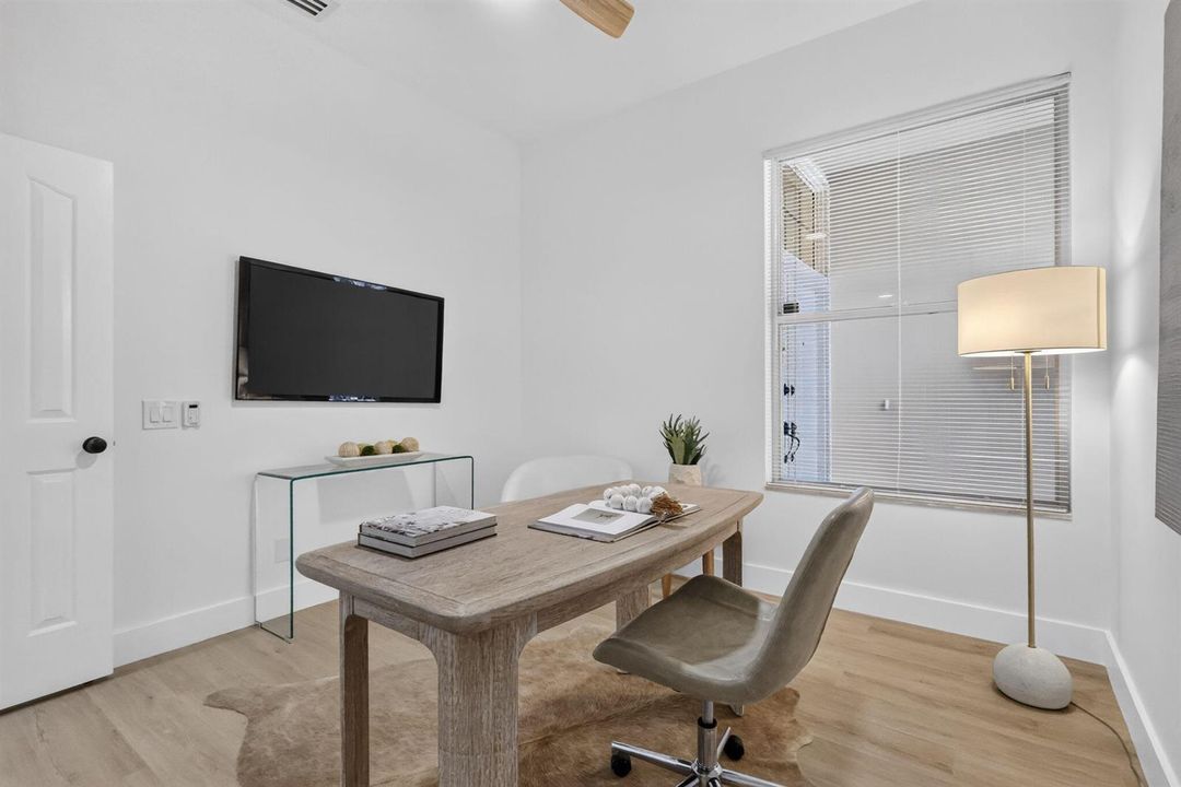 Bedroom/Office