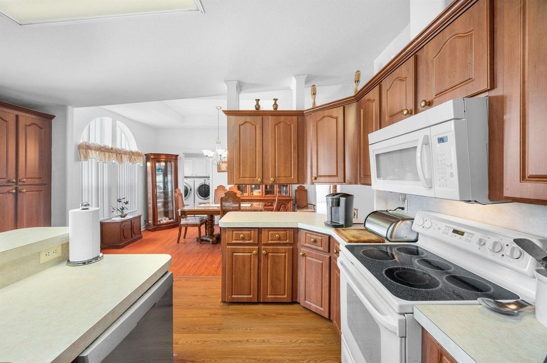 14-web-or-mls-8185 14th Hole Dr - 14