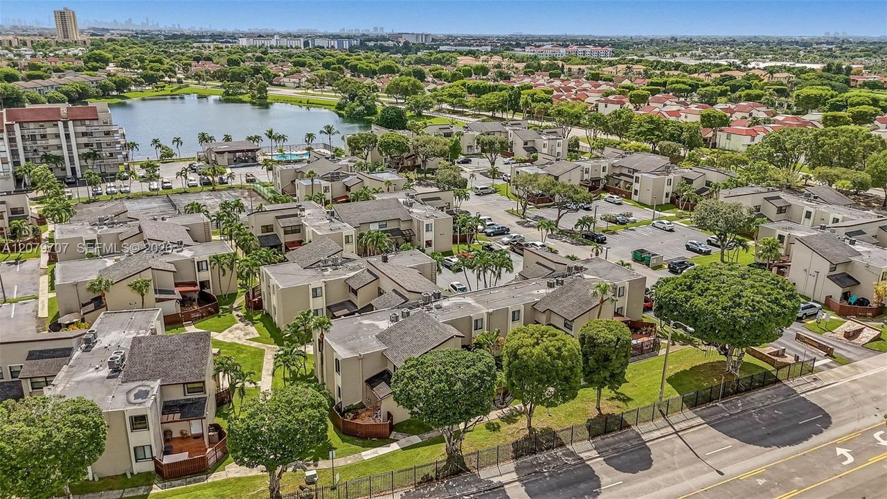 En Venta: $359,000 (3 camas, 2 baños, 1275 Pies cuadrados)