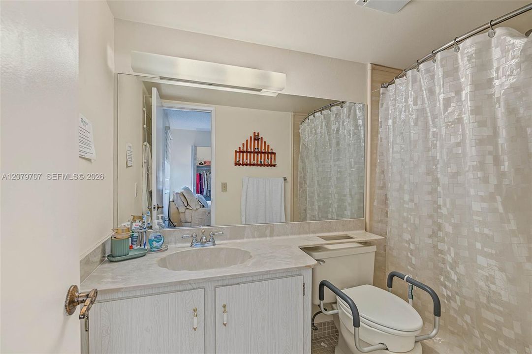 En Venta: $359,000 (3 camas, 2 baños, 1275 Pies cuadrados)