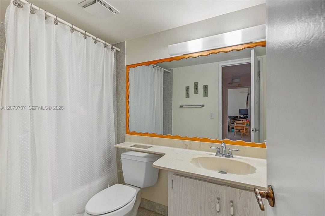 En Venta: $359,000 (3 camas, 2 baños, 1275 Pies cuadrados)