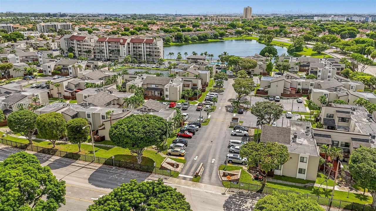 En Venta: $359,000 (3 camas, 2 baños, 1275 Pies cuadrados)