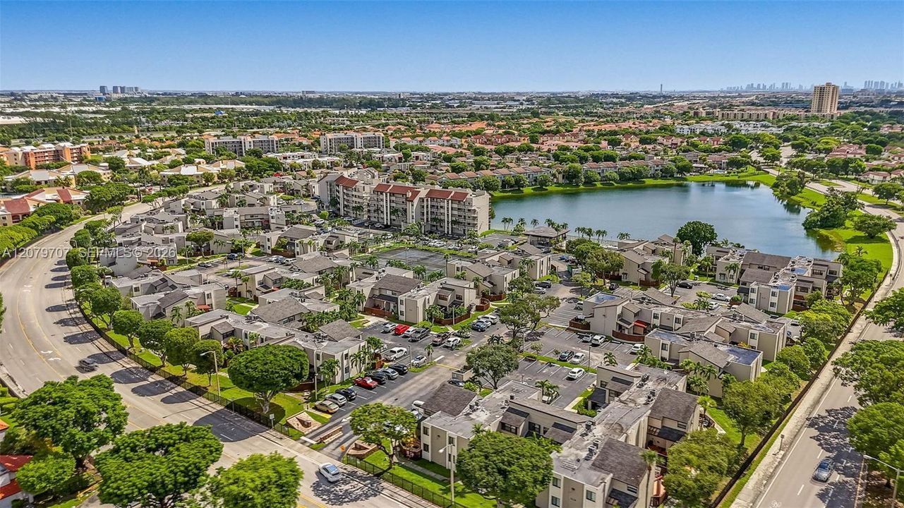En Venta: $359,000 (3 camas, 2 baños, 1275 Pies cuadrados)