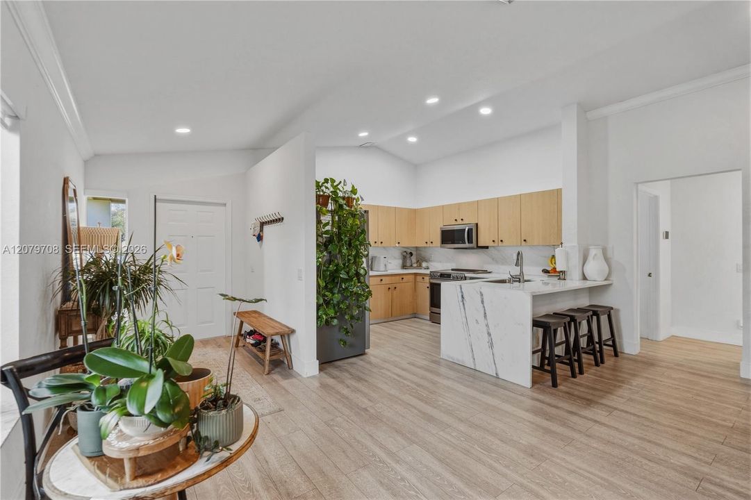 For Rent: $4,200 (3 beds, 2 baths, 1420 Square Feet)