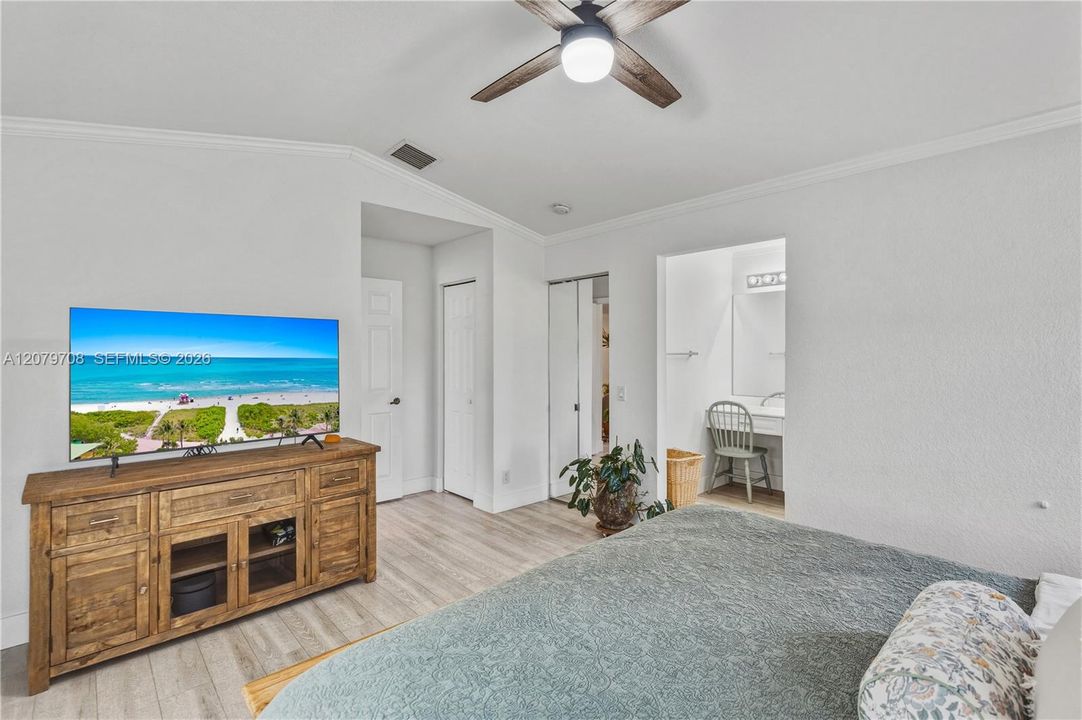 For Rent: $4,200 (3 beds, 2 baths, 1420 Square Feet)