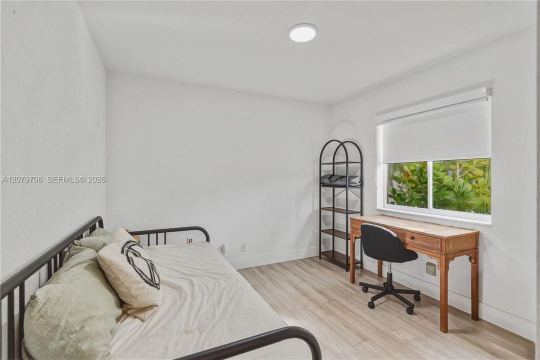 For Rent: $4,200 (3 beds, 2 baths, 1420 Square Feet)