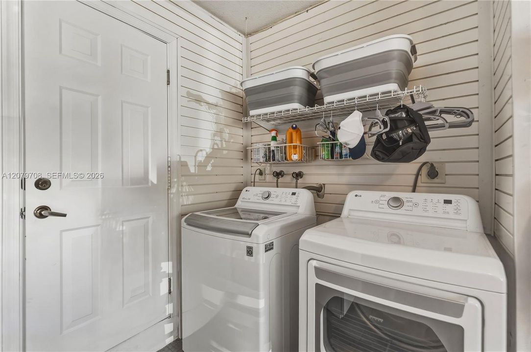 For Rent: $4,200 (3 beds, 2 baths, 1420 Square Feet)