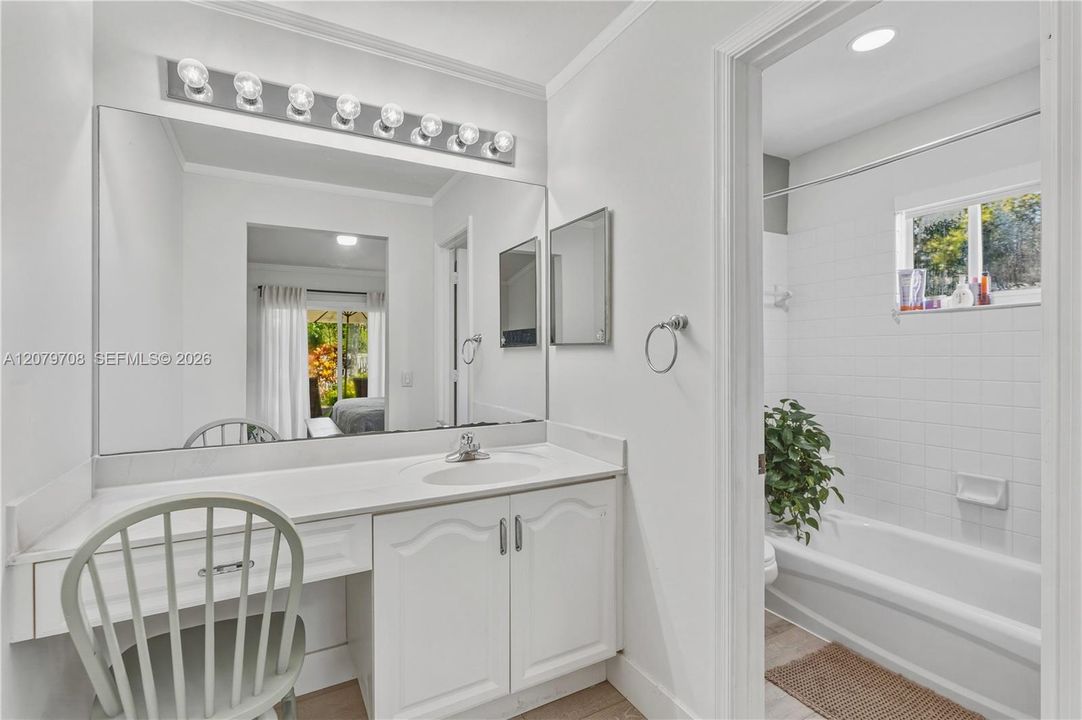For Rent: $4,200 (3 beds, 2 baths, 1420 Square Feet)