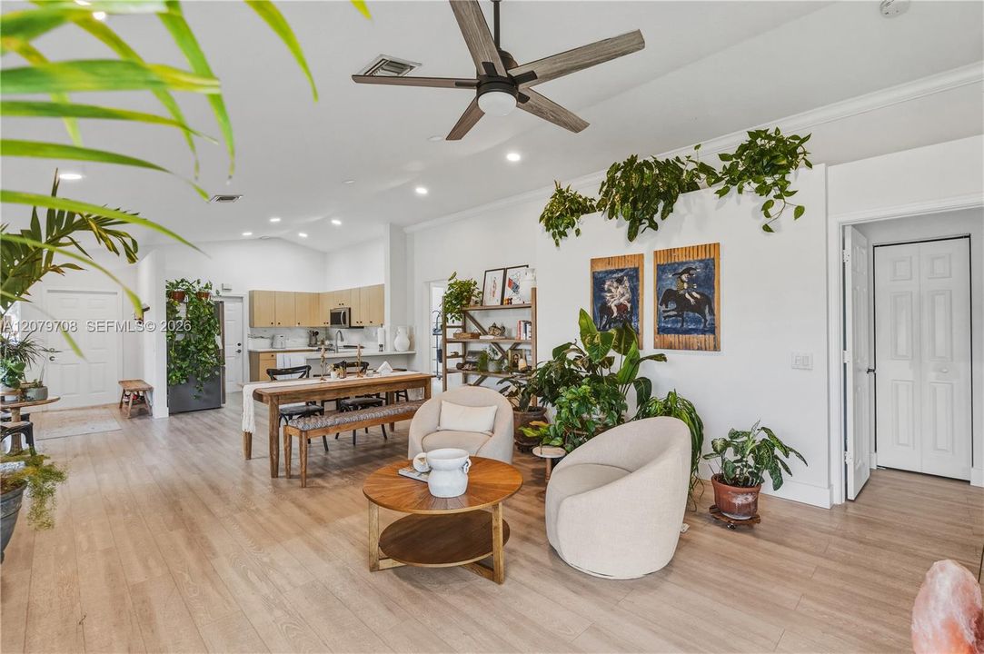 For Rent: $4,200 (3 beds, 2 baths, 1420 Square Feet)