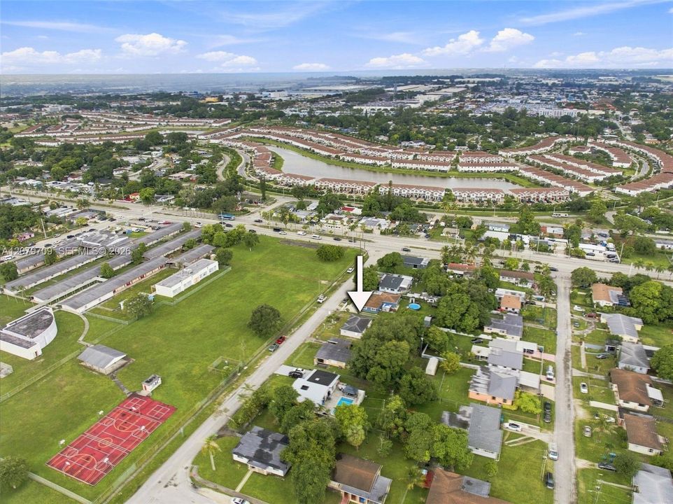 En Venta: $425,000 (3 camas, 2 baños, 1170 Pies cuadrados)