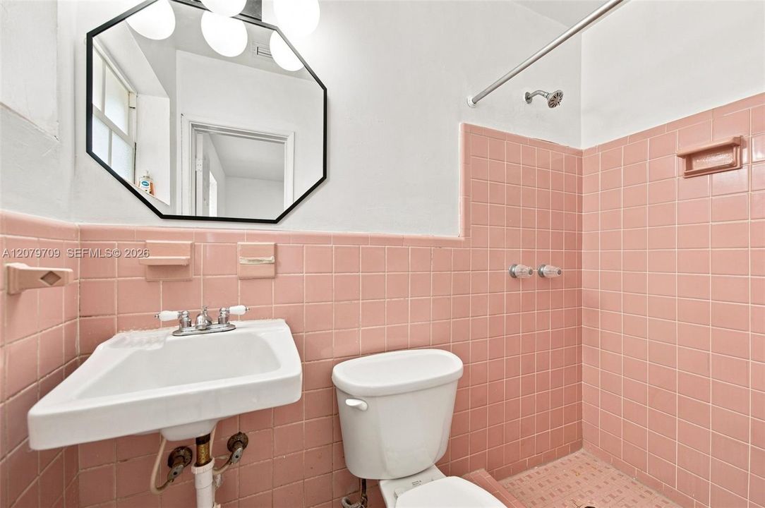 En Venta: $425,000 (3 camas, 2 baños, 1170 Pies cuadrados)
